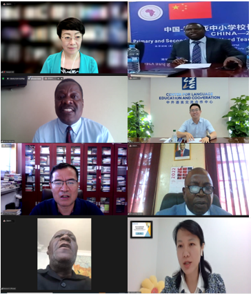 20220714-中赞中小学校长教育领导力线上工作坊-CALDI-主持人和对话嘉宾照片（刘惠琴教授左一，桑德博士右一，本垂·卡塔博士左二，孟源右二，石中英教授左三，马力扎尼·腾波右三，纳伊桑·恩格马教授左四，童莉莉副教授右四）.png