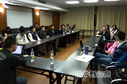 图为讲师张弛报告现场,热烈的提问环节(郭? ?摄)副本.jpg